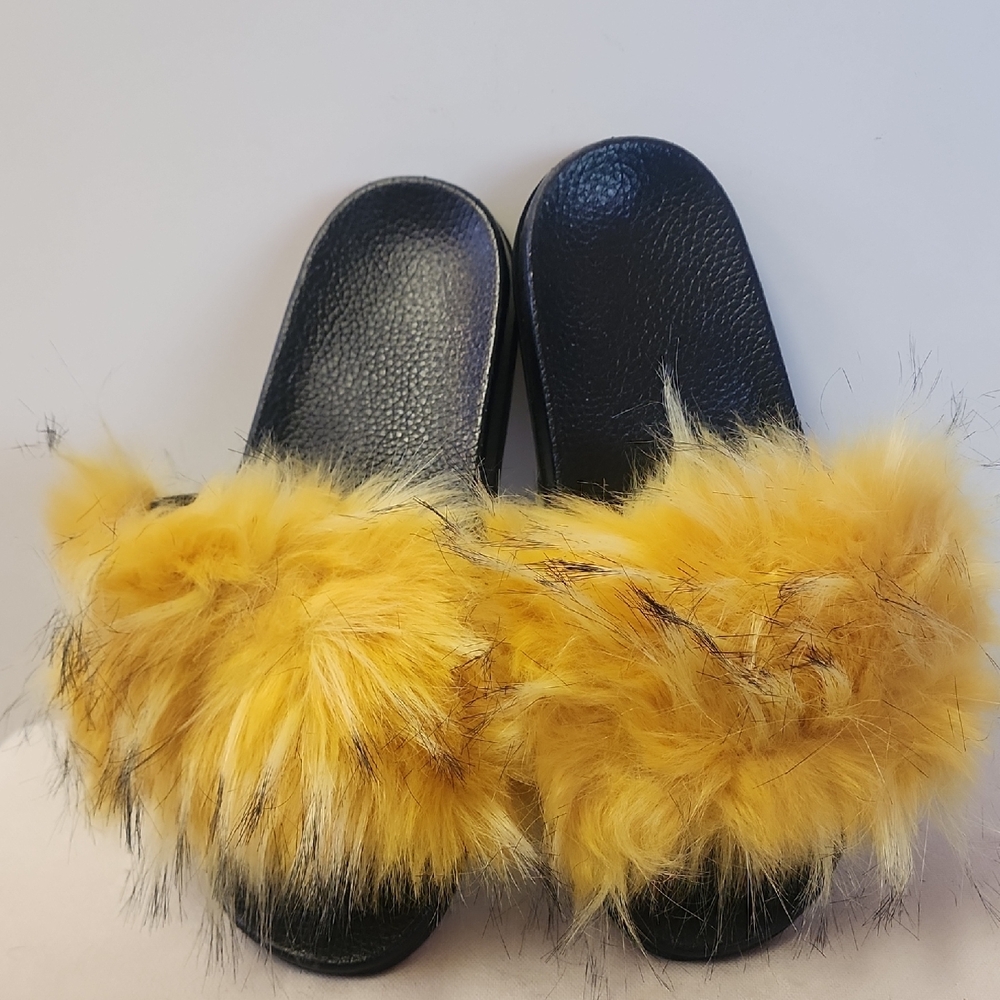 NIB. Set Of 2 Yellow and Blue Furry Slide Sandals. - Picture 2 of 12